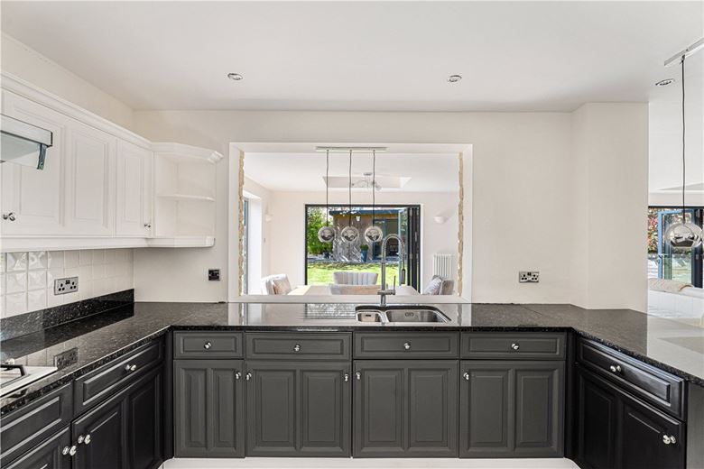 4 bedroom house, Willows Edge, Eynsham OX29 - Available