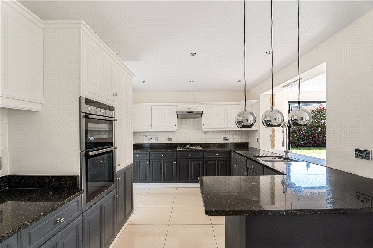 4 bedroom house, Willows Edge, Eynsham OX29 - Available