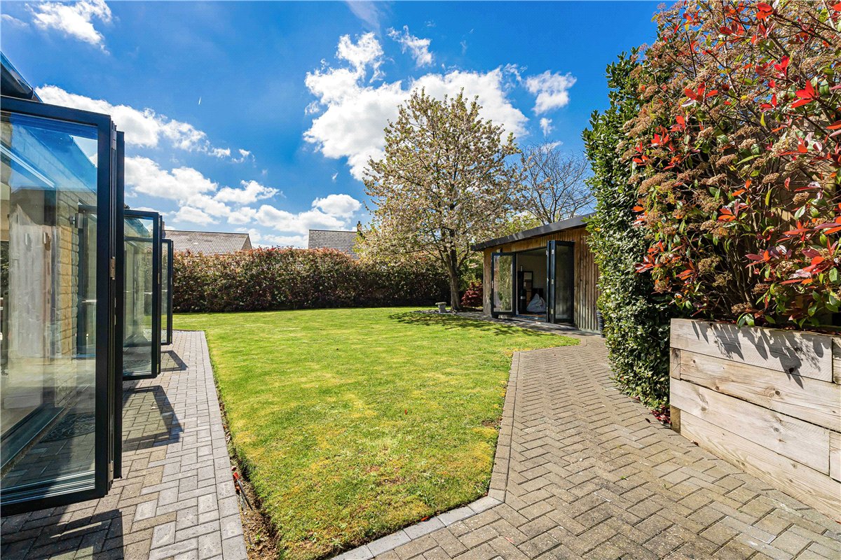 4 bedroom house, Willows Edge, Eynsham OX29 - Available
