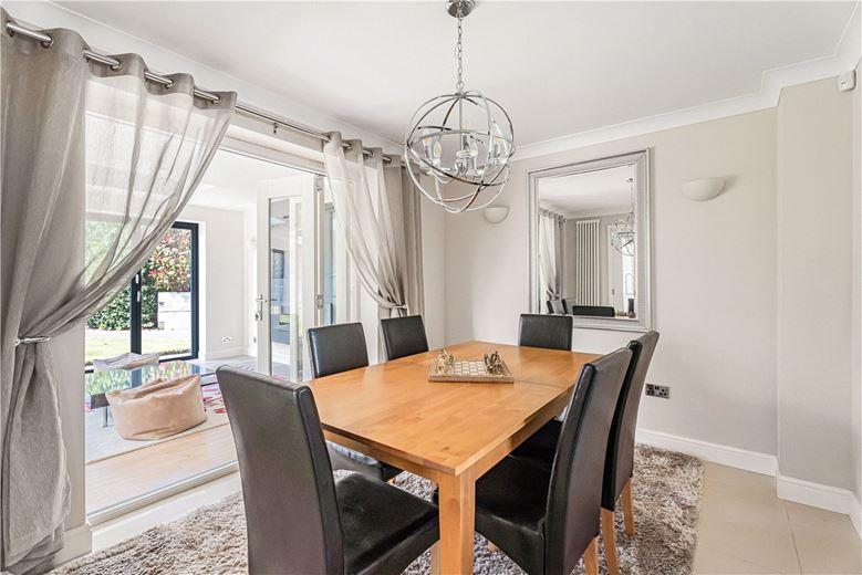 4 bedroom house, Willows Edge, Eynsham OX29 - Available