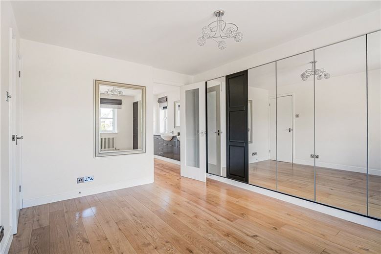 4 bedroom house, Willows Edge, Eynsham OX29 - Available