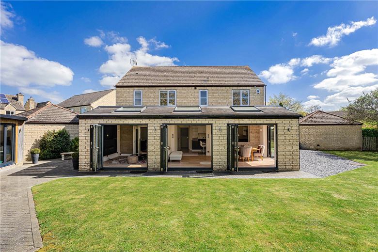 4 bedroom house, Willows Edge, Eynsham OX29 - Available