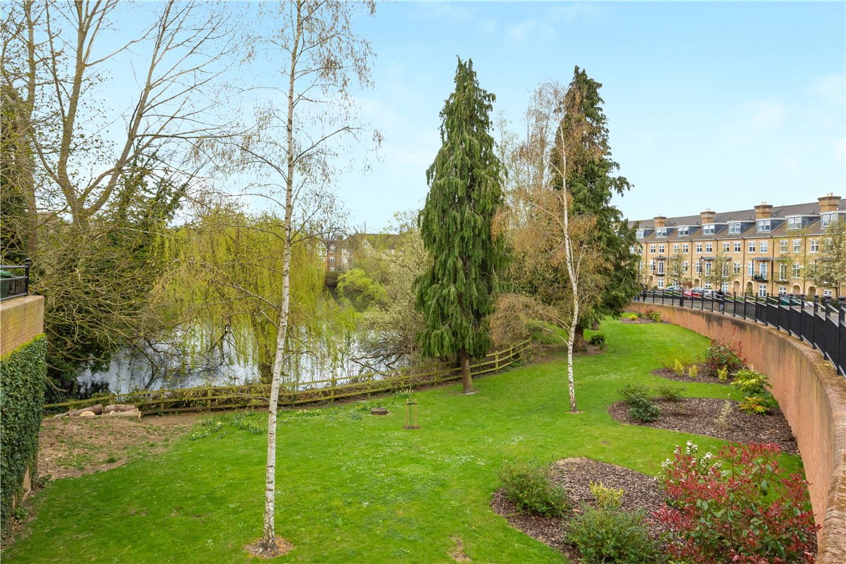 1 bedroom flat, Elizabeth Jennings Way, Oxford OX2 - Available