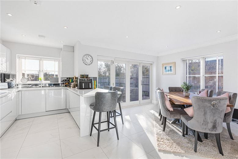 3 bedroom house, Couling Close, Yarnton OX5 - Available