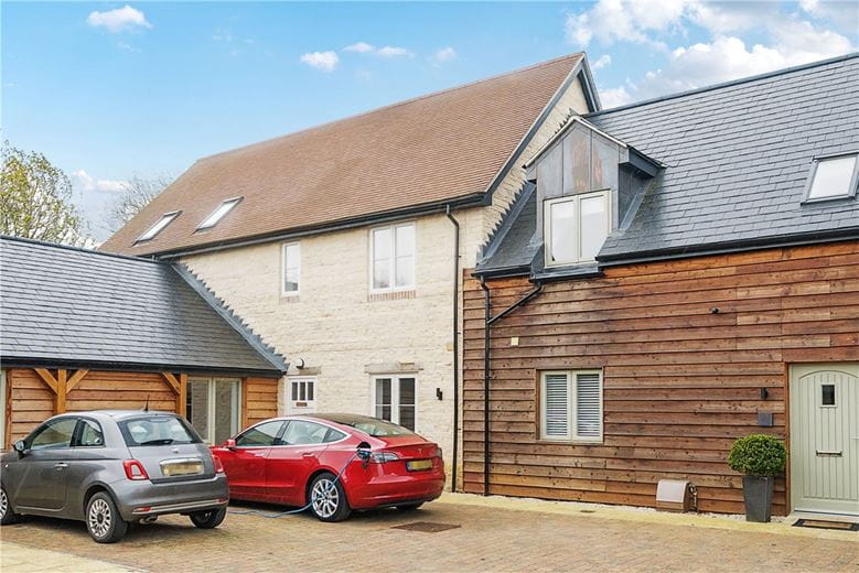 4 bedroom house, Southfields, Weston-on-the-Green OX25 - Sold STC