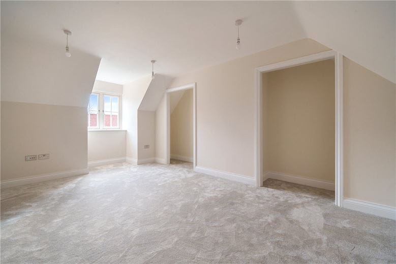 6 bedroom house, Southfields, Weston-on-the-Green OX25 - Available