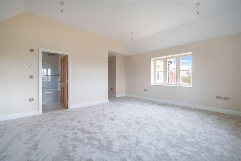 6 bedroom house, Southfields, Weston-on-the-Green OX25 - Available