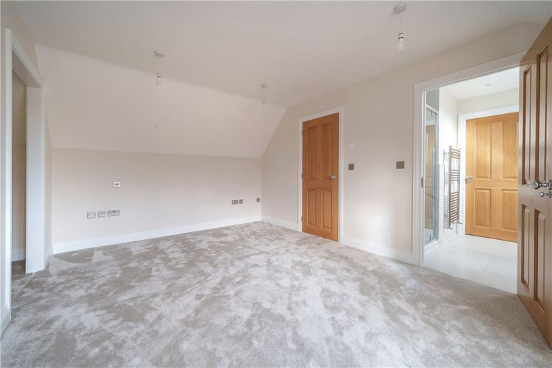 6 bedroom house, Southfields, Weston-on-the-Green OX25 - Available