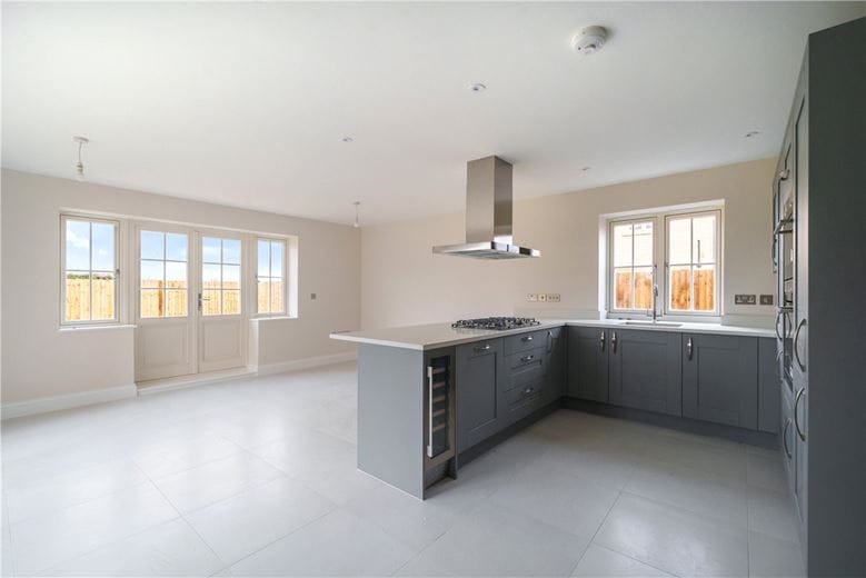 6 bedroom house, Southfields, Weston-on-the-Green OX25 - Available