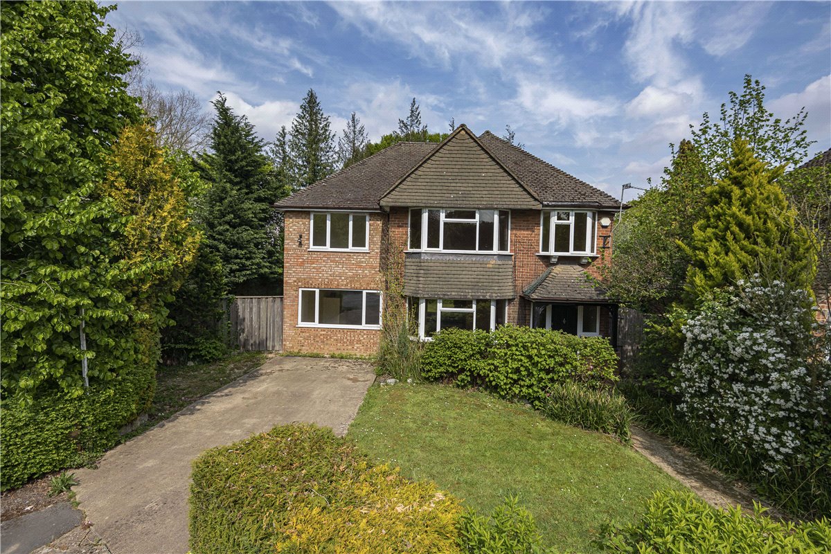 5 bedroom house, Copthall Road West, Ickenham UB10 - Sold STC