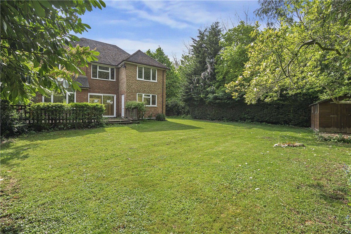 5 bedroom house, Copthall Road West, Ickenham UB10 - Sold STC