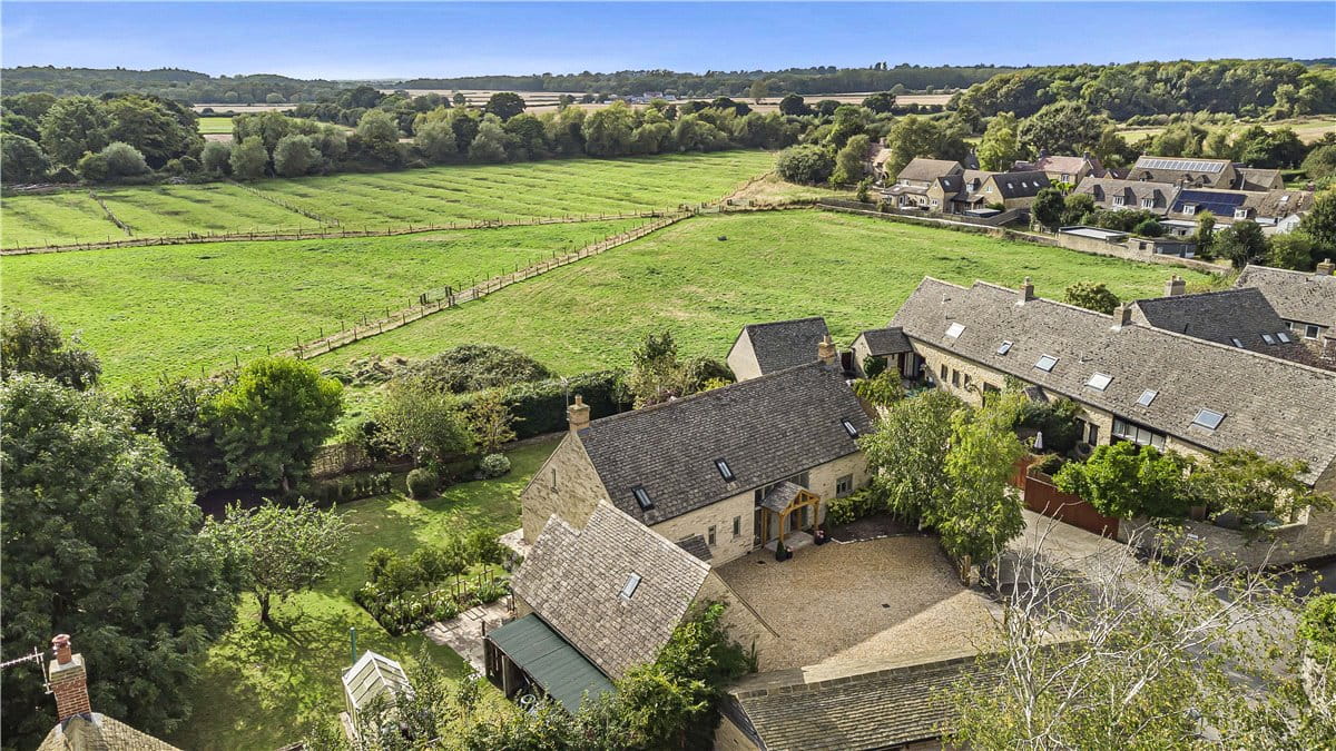 4 bedroom house, Shepherds Close, Weston-on-the-Green OX25 - Sold STC