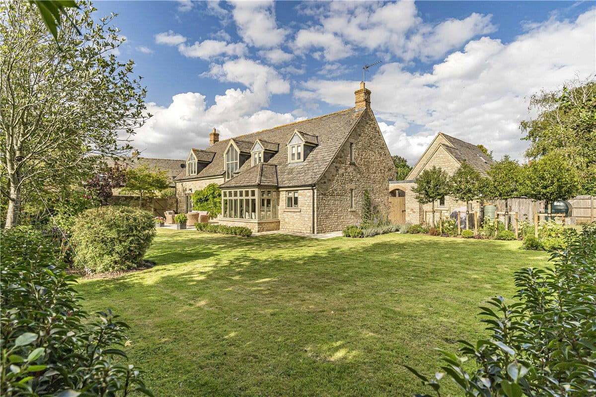 4 bedroom house, Shepherds Close, Weston-on-the-Green OX25 - Sold STC