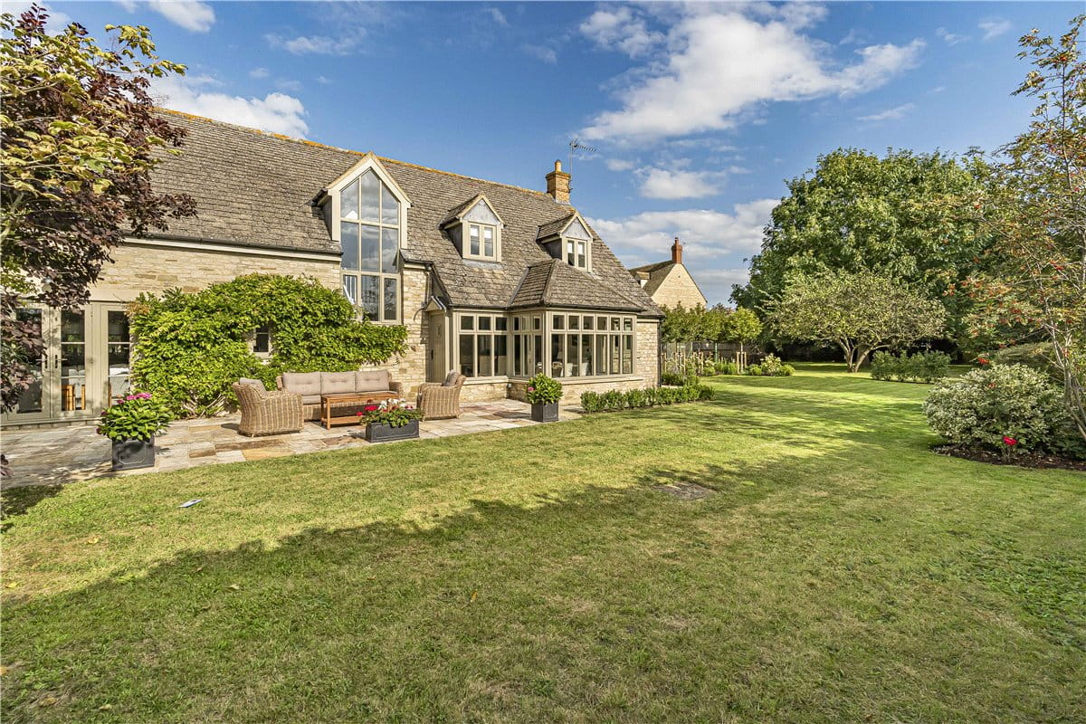 4 bedroom house, Shepherds Close, Weston-on-the-Green OX25 - Sold STC