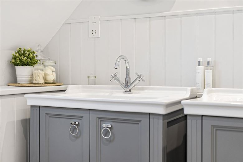 4 bedroom house, Shepherds Close, Weston-on-the-Green OX25 - Sold STC