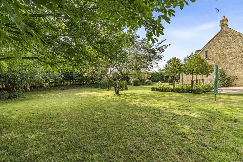 4 bedroom house, Shepherds Close, Weston-on-the-Green OX25 - Sold STC