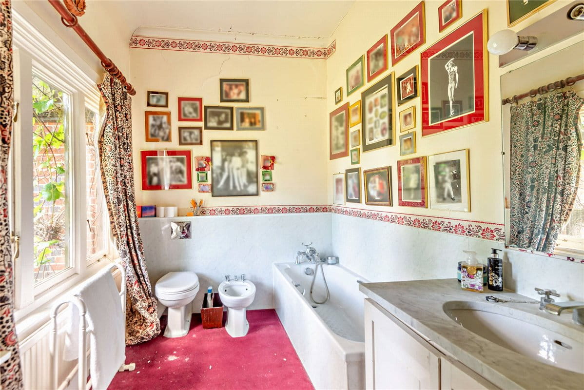 5.5 acres Country Estate, Priest Hill, Old Windsor SL4 - Available