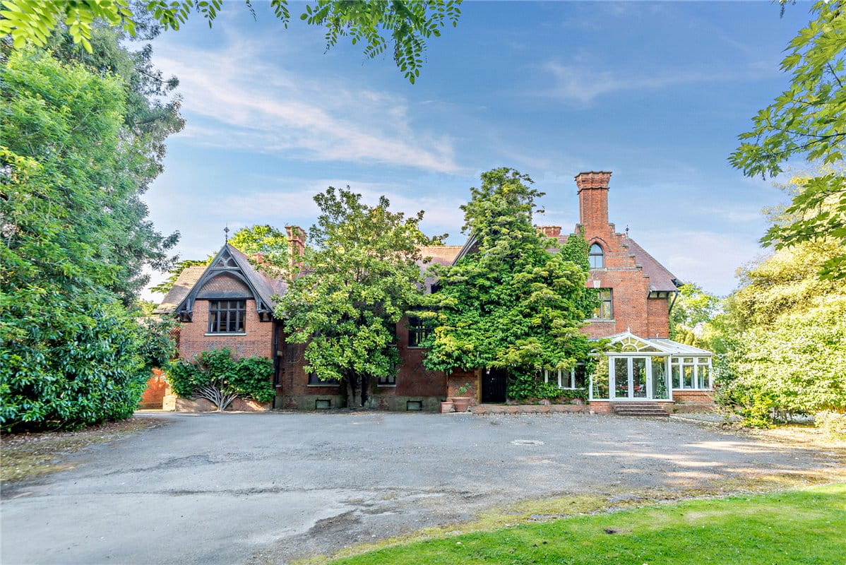 5.5 acres Country Estate, Priest Hill, Old Windsor SL4 - Available