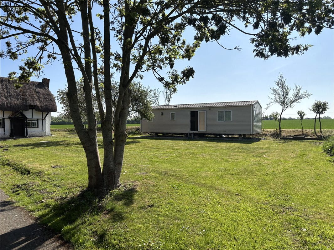 2 bedroom cottage, Mill Lane, Chalgrove OX44 - Available