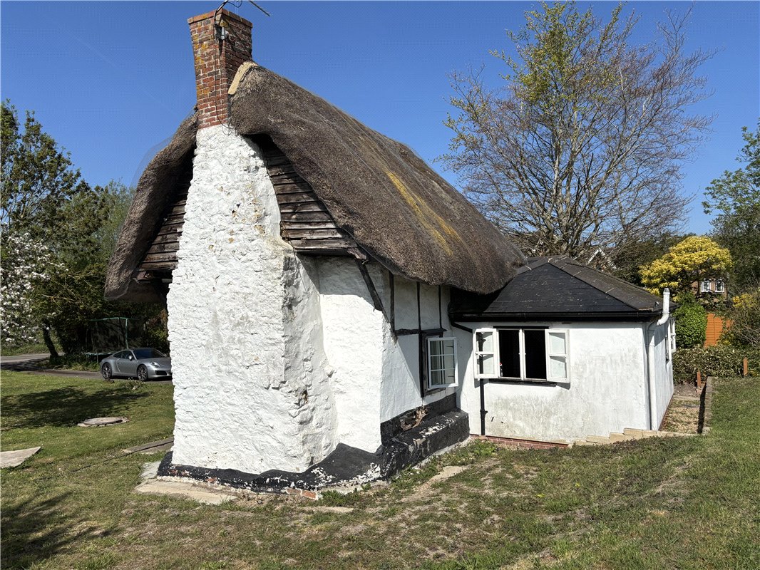 2 bedroom cottage, Mill Lane, Chalgrove OX44 - Available
