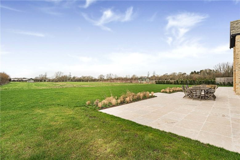 5 bedroom house, Lower End, Alvescot OX18 - Available