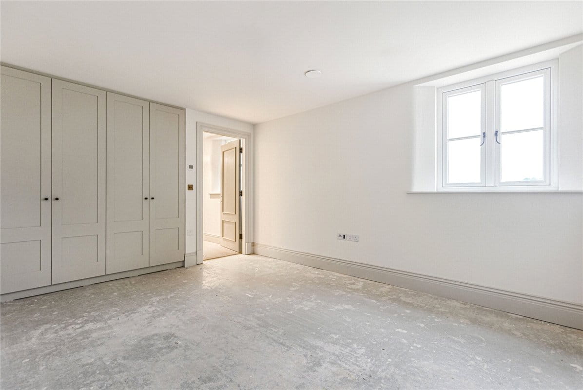 5 bedroom house, Lower End, Alvescot OX18 - Available