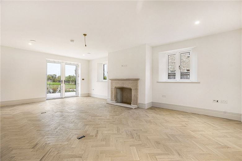 5 bedroom house, Lower End, Alvescot OX18 - Available