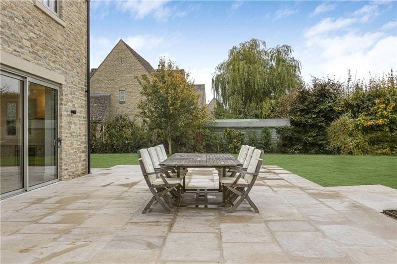 5 bedroom house, Lower End, Alvescot OX18 - Available