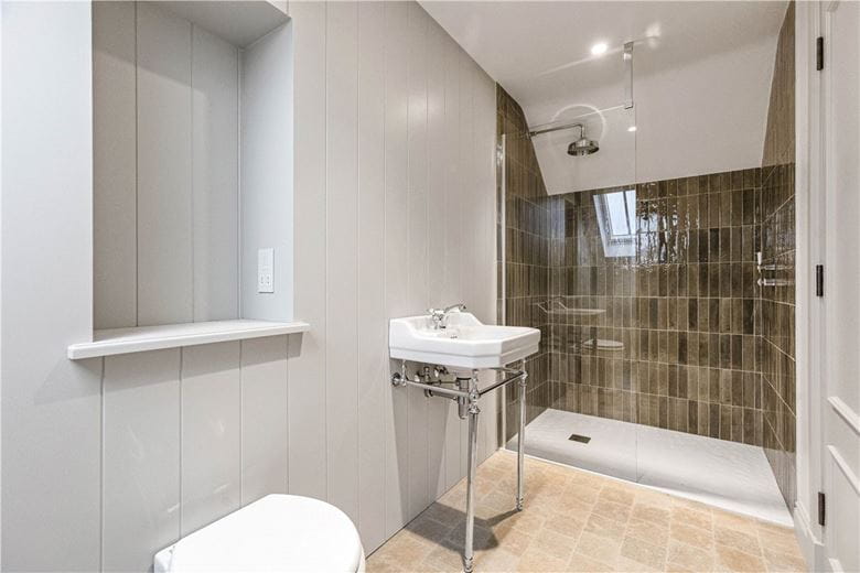 5 bedroom house, Lower End, Alvescot OX18 - Available