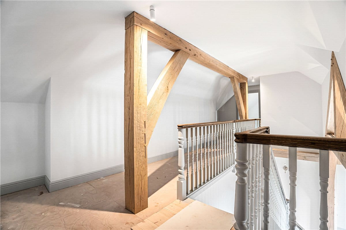 5 bedroom house, Lower End, Alvescot OX18 - Available