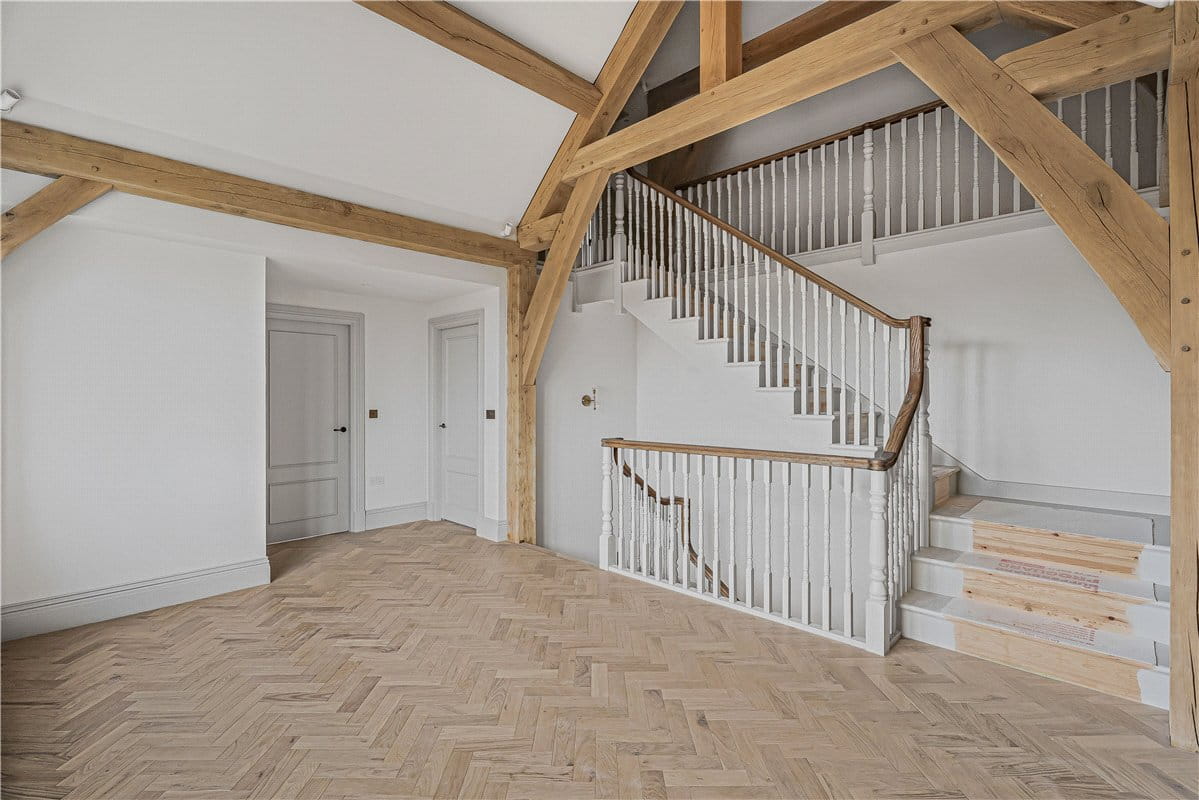 5 bedroom house, Lower End, Alvescot OX18 - Available