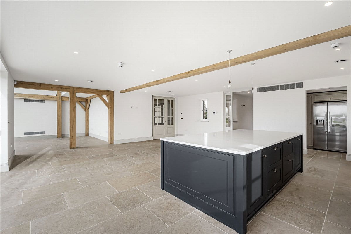 5 bedroom house, Lower End, Alvescot OX18 - Available