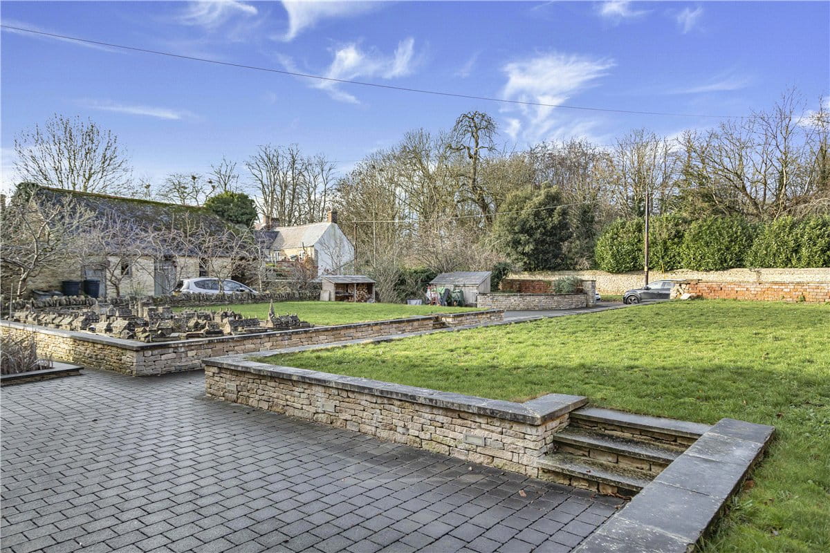 4 bedroom house, Weston Road, Bletchingdon OX5 - Available