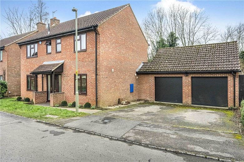 4 bedroom house, Gardiner Close, Abingdon OX14 - Available