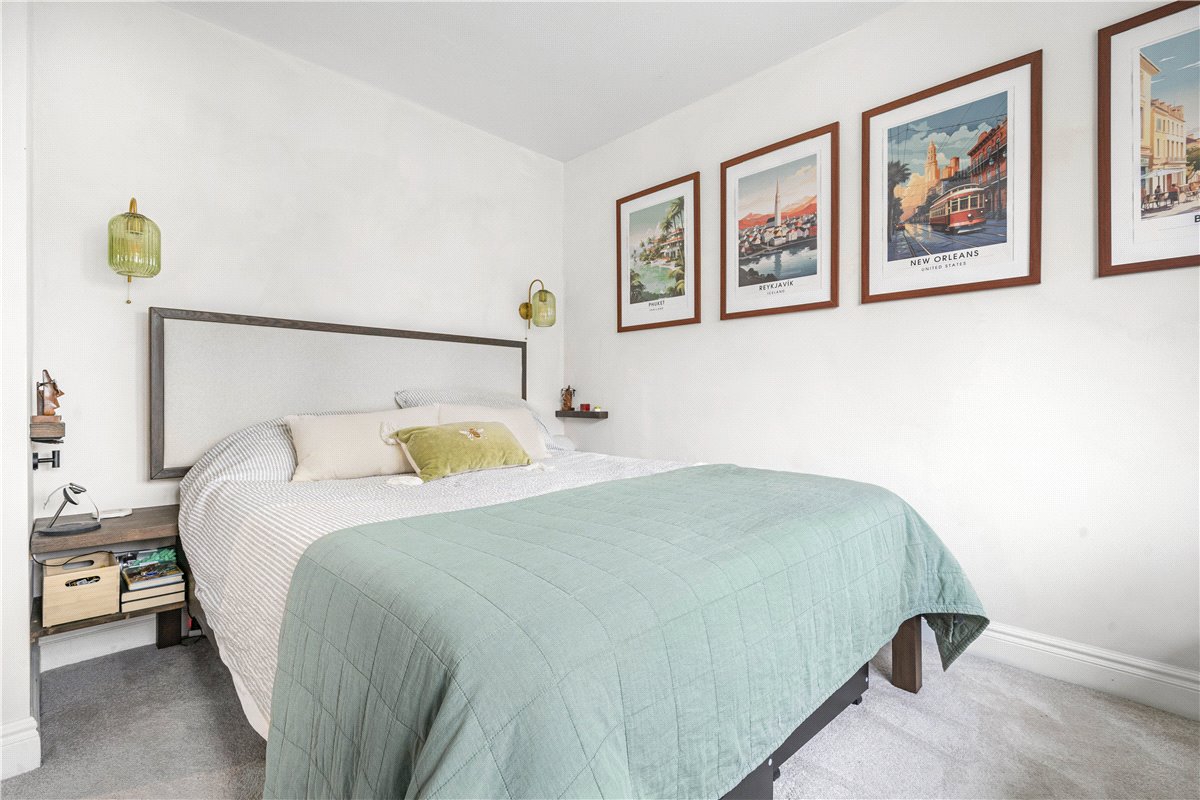 4 bedroom house, Gardiner Close, Abingdon OX14 - Available