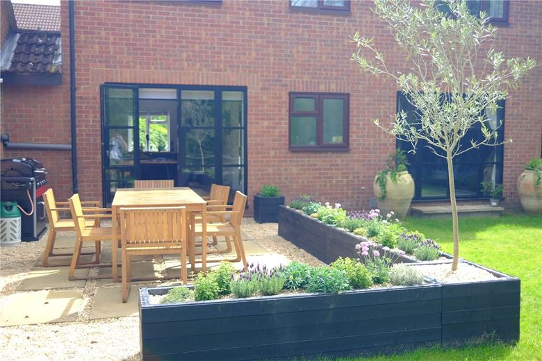 4 bedroom house, Gardiner Close, Abingdon OX14 - Available