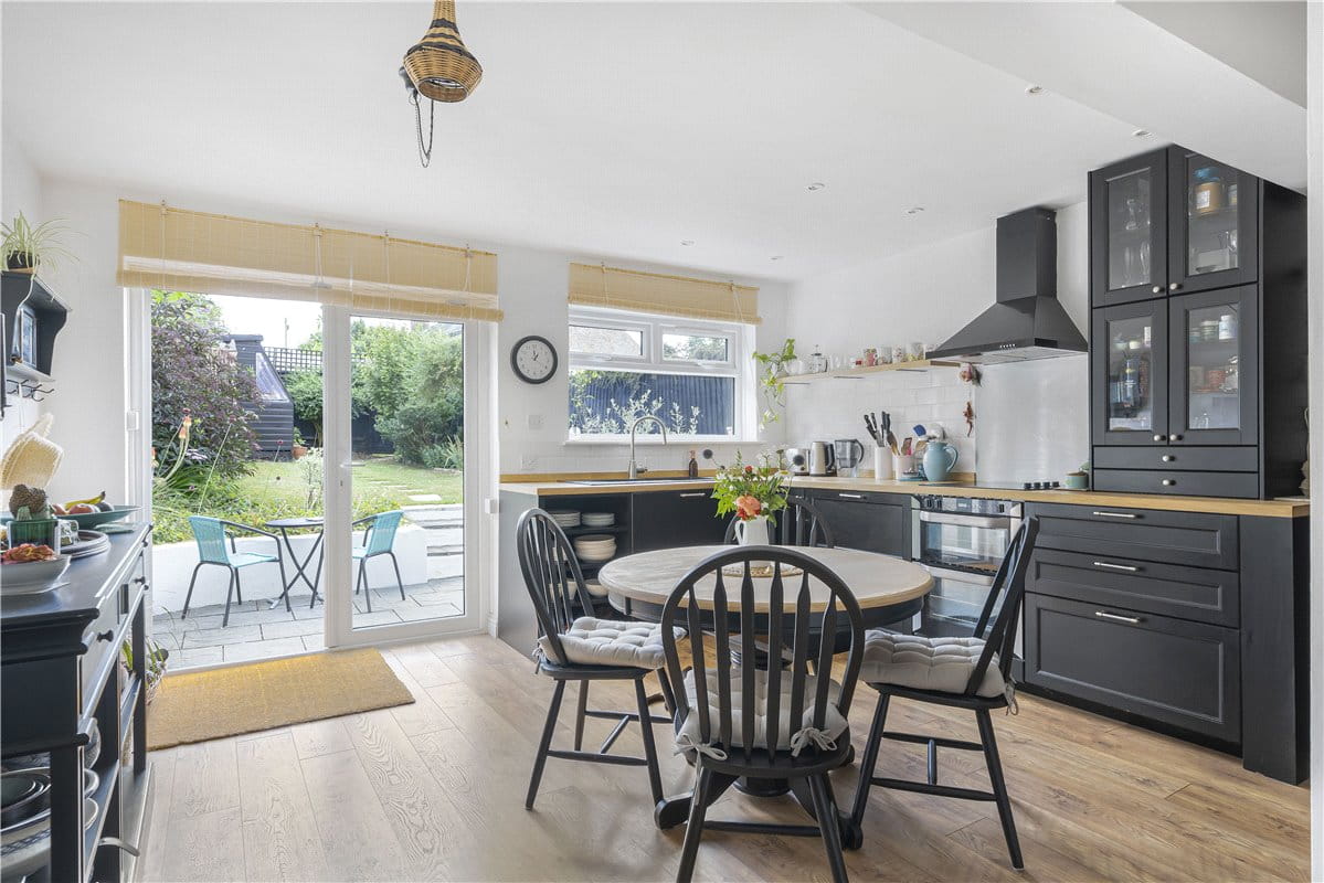 4 bedroom house, Keens Close, Enstone OX7 - Available