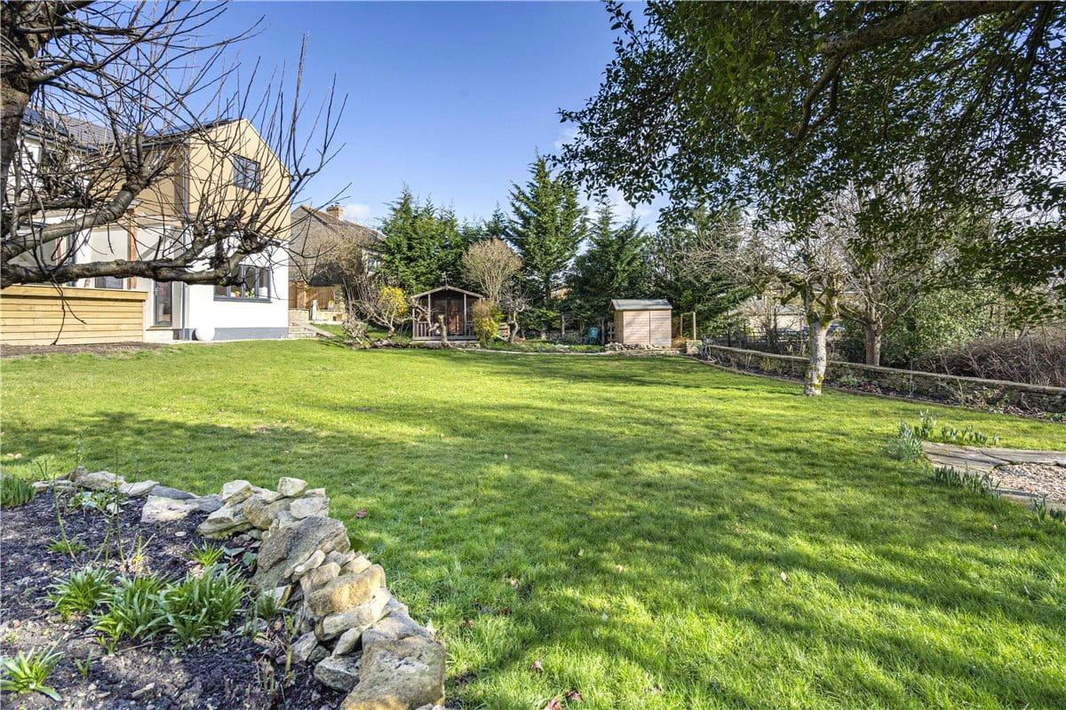 5 bedroom house, Middle Street, Islip OX5 - Sold