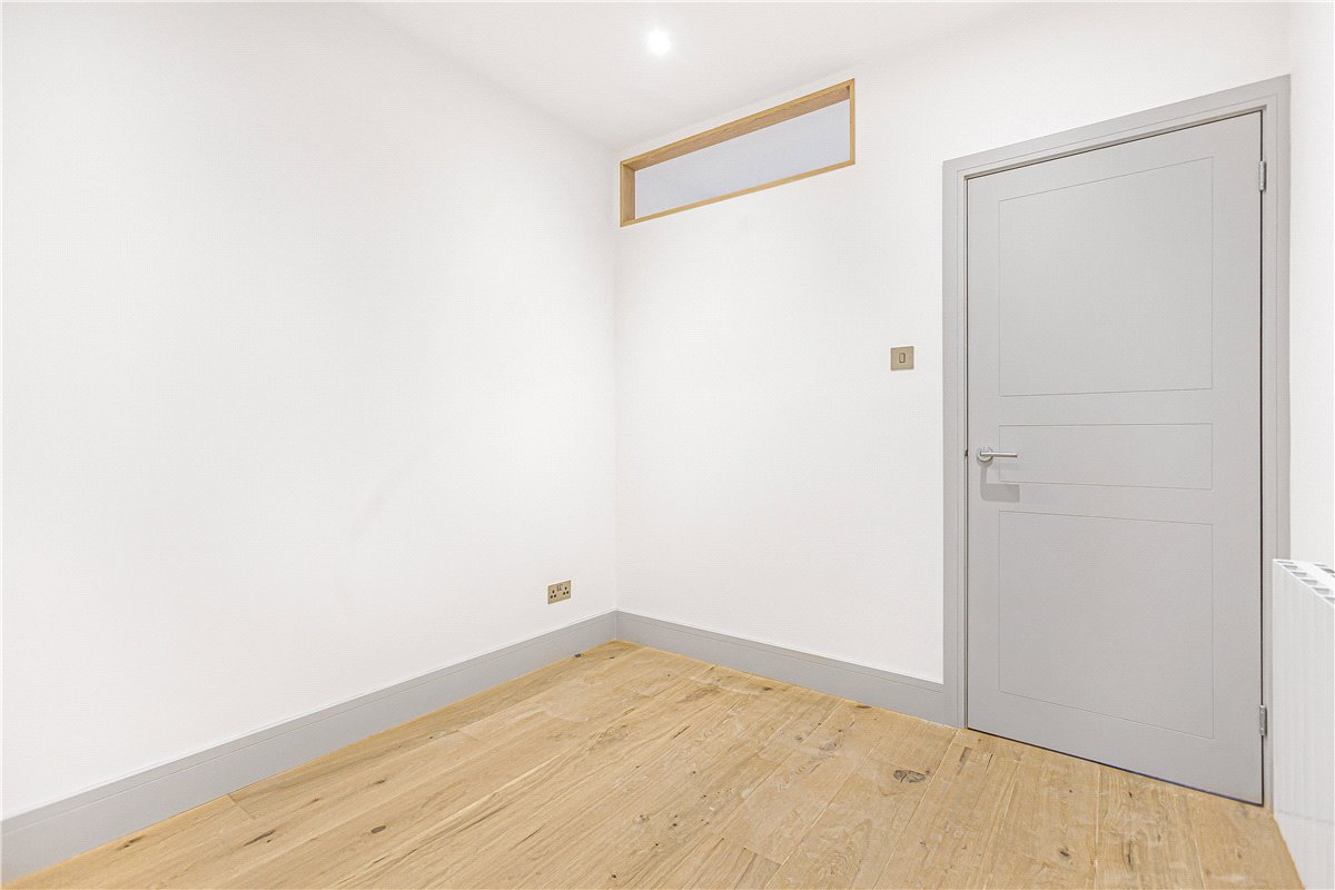 1 bedroom flat, Walton Street, Oxford OX2 - Sold