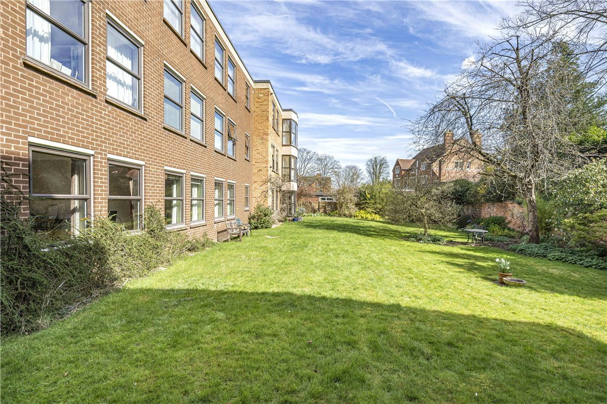3 bedroom flat, Banbury Road, Oxford OX2 - Sold STC