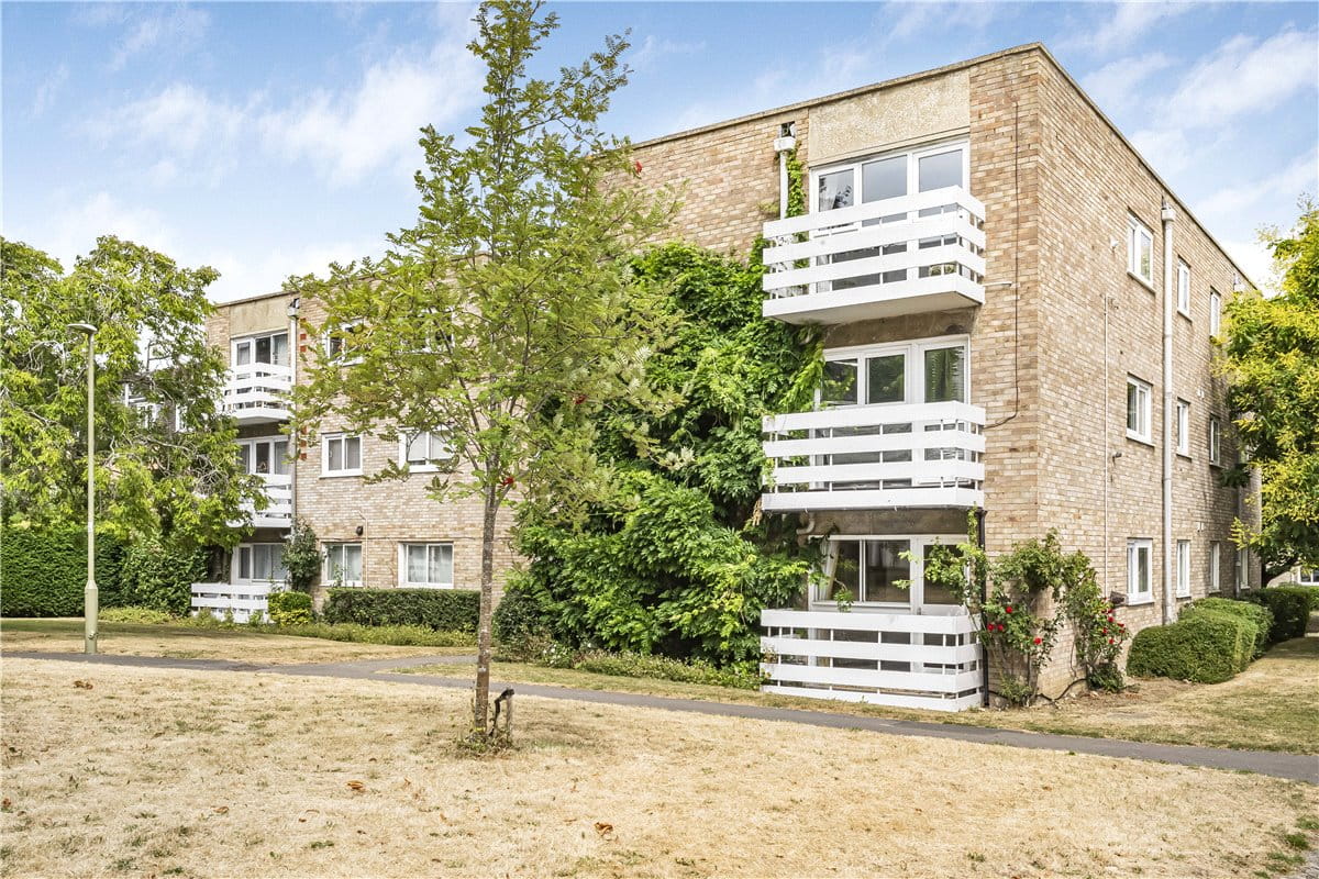 2 bedroom flat, Cunliffe Close, Oxford OX2 - Available