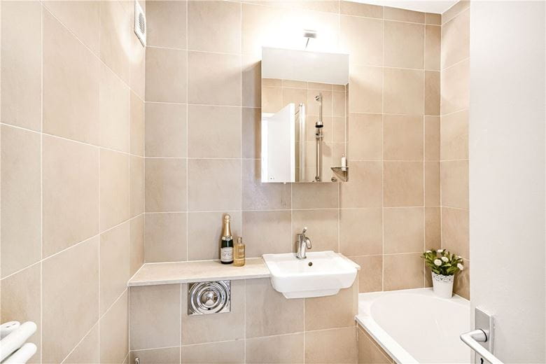 2 bedroom flat, Cunliffe Close, Oxford OX2 - Available