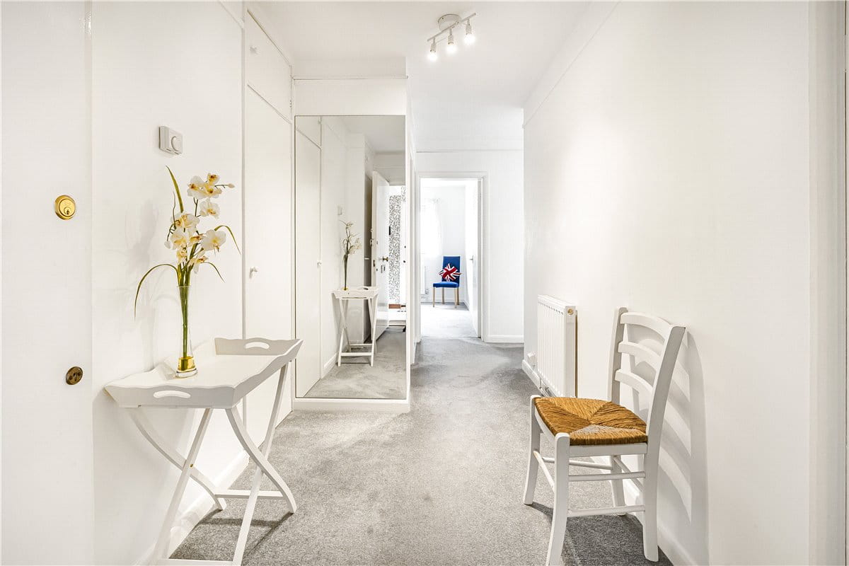 2 bedroom flat, Cunliffe Close, Oxford OX2 - Available