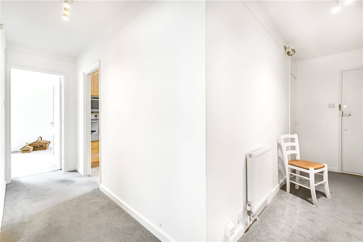 2 bedroom flat, Cunliffe Close, Oxford OX2 - Available