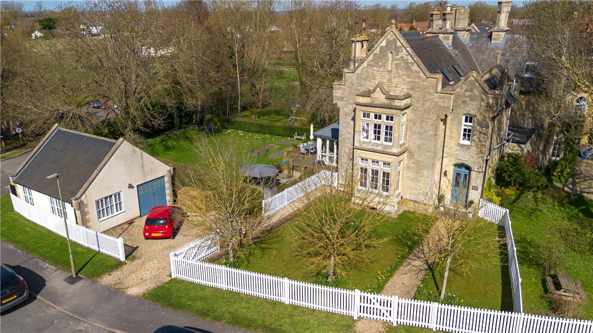 5 bedroom house, Station Yard, Steventon OX13 - Available
