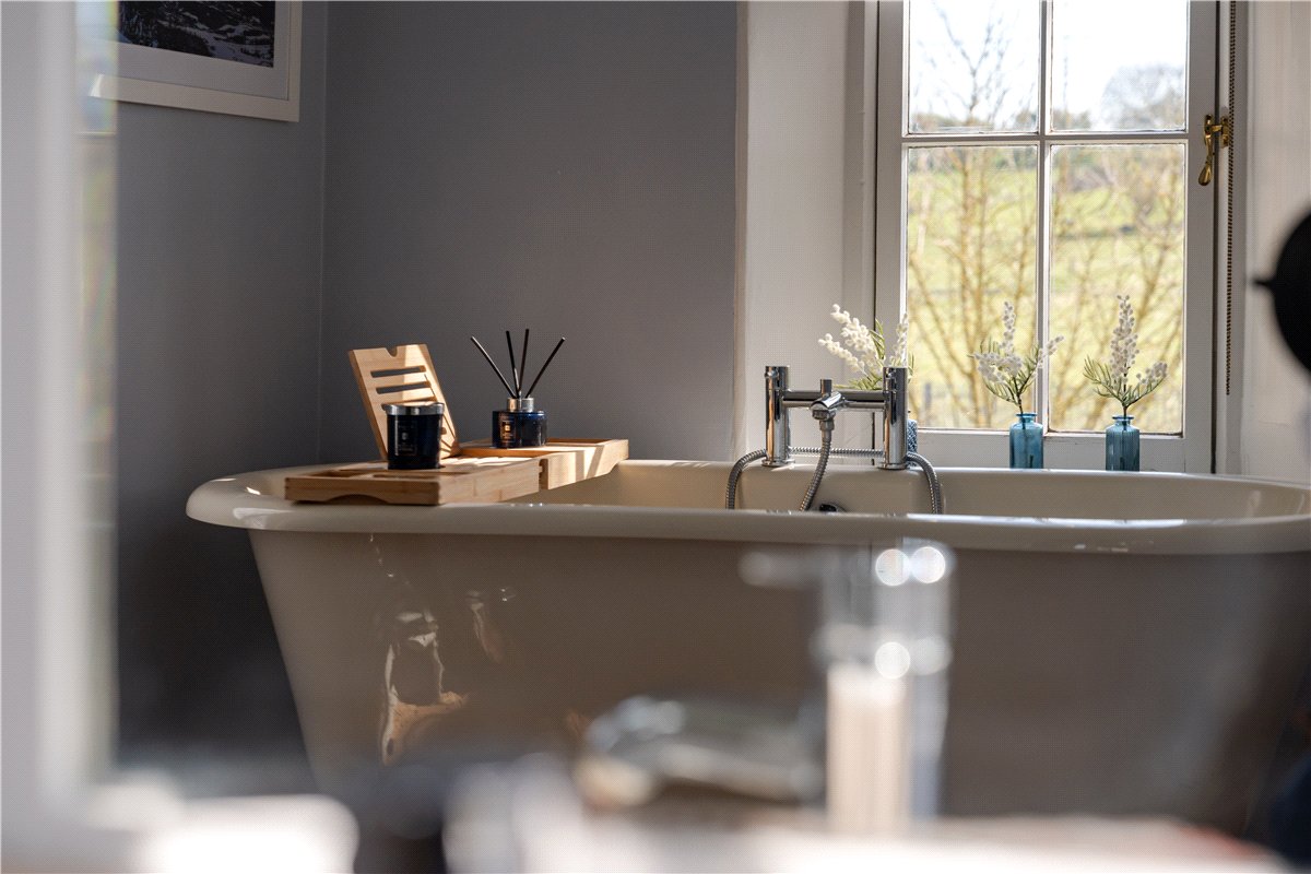 5 bedroom house, Station Yard, Steventon OX13 - Available