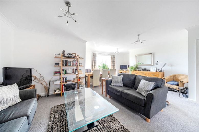 3 bedroom flat, Randolph Avenue, Woodstock OX20 - Available