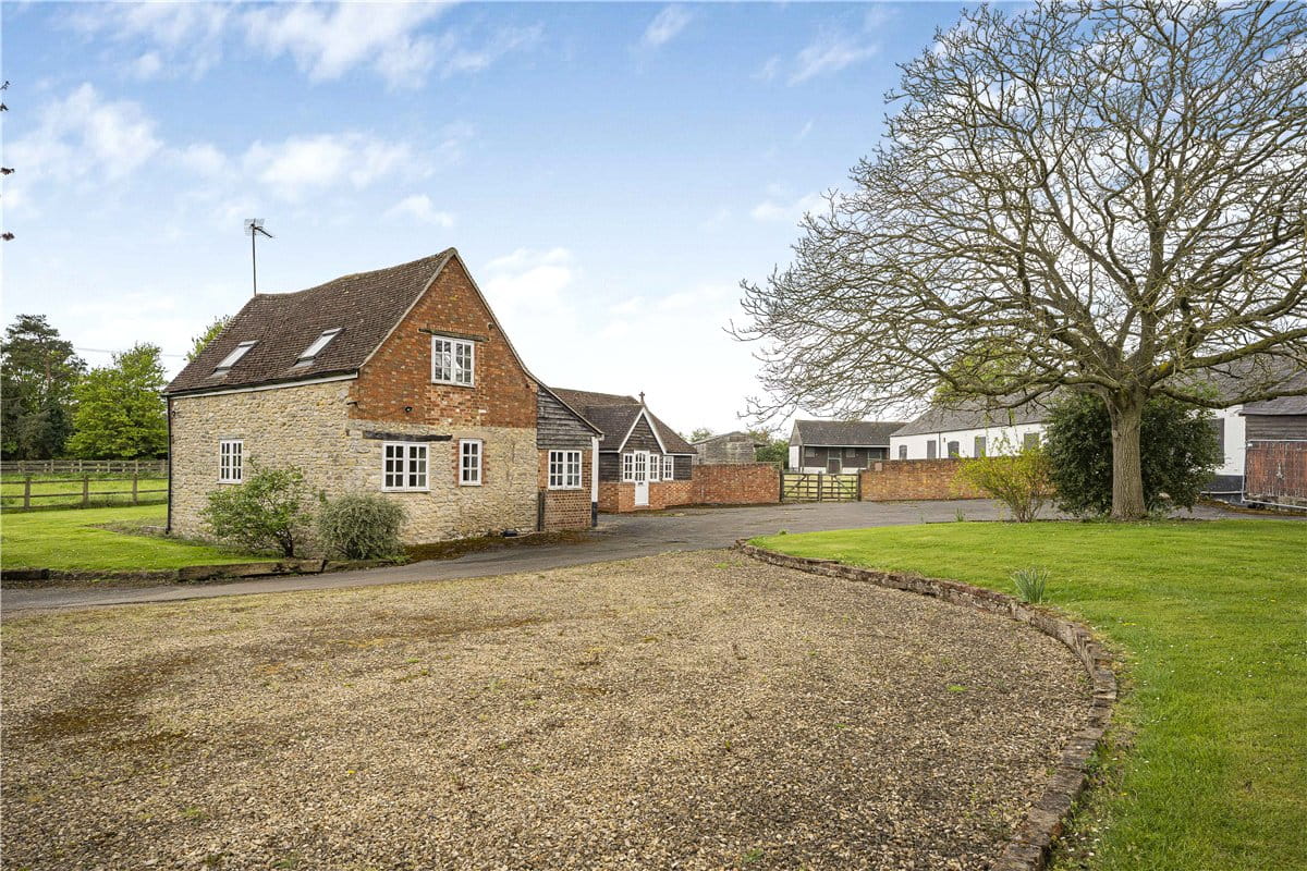 41 acres Country Estate, Mill Lane, Twyford MK18 - Available