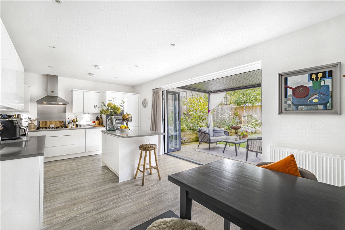 4 bedroom house, Collett Drive, Oxford OX2 - Available