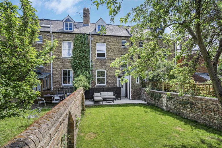 2 bedroom flat, Richmond Road, Oxford OX1 - Sold STC